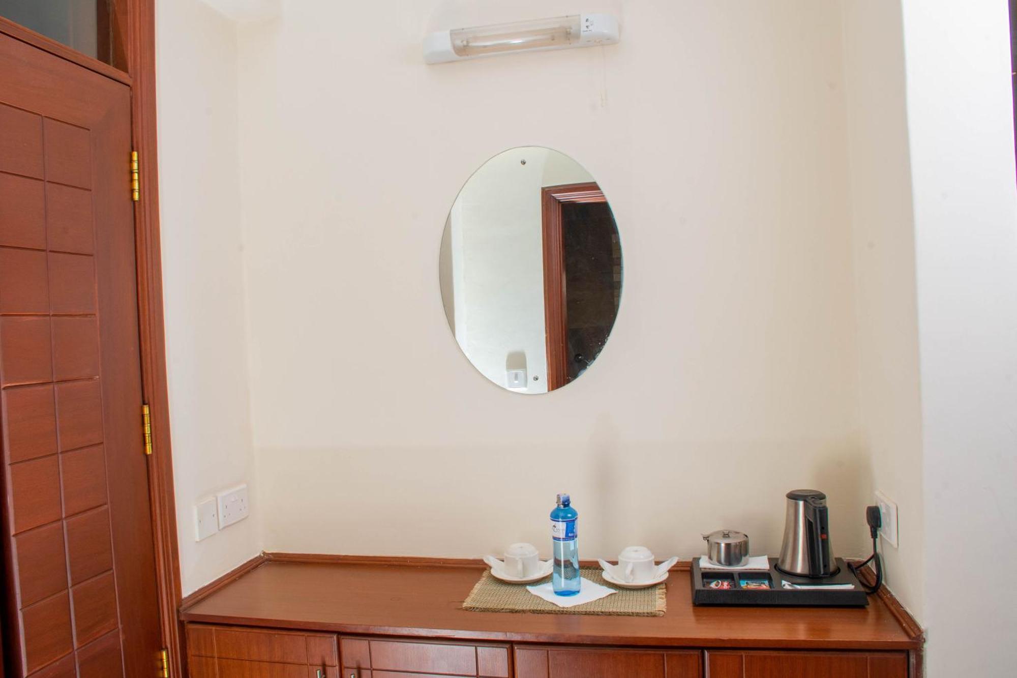 Cranes Suites Hotel Kitale Eksteriør bilde